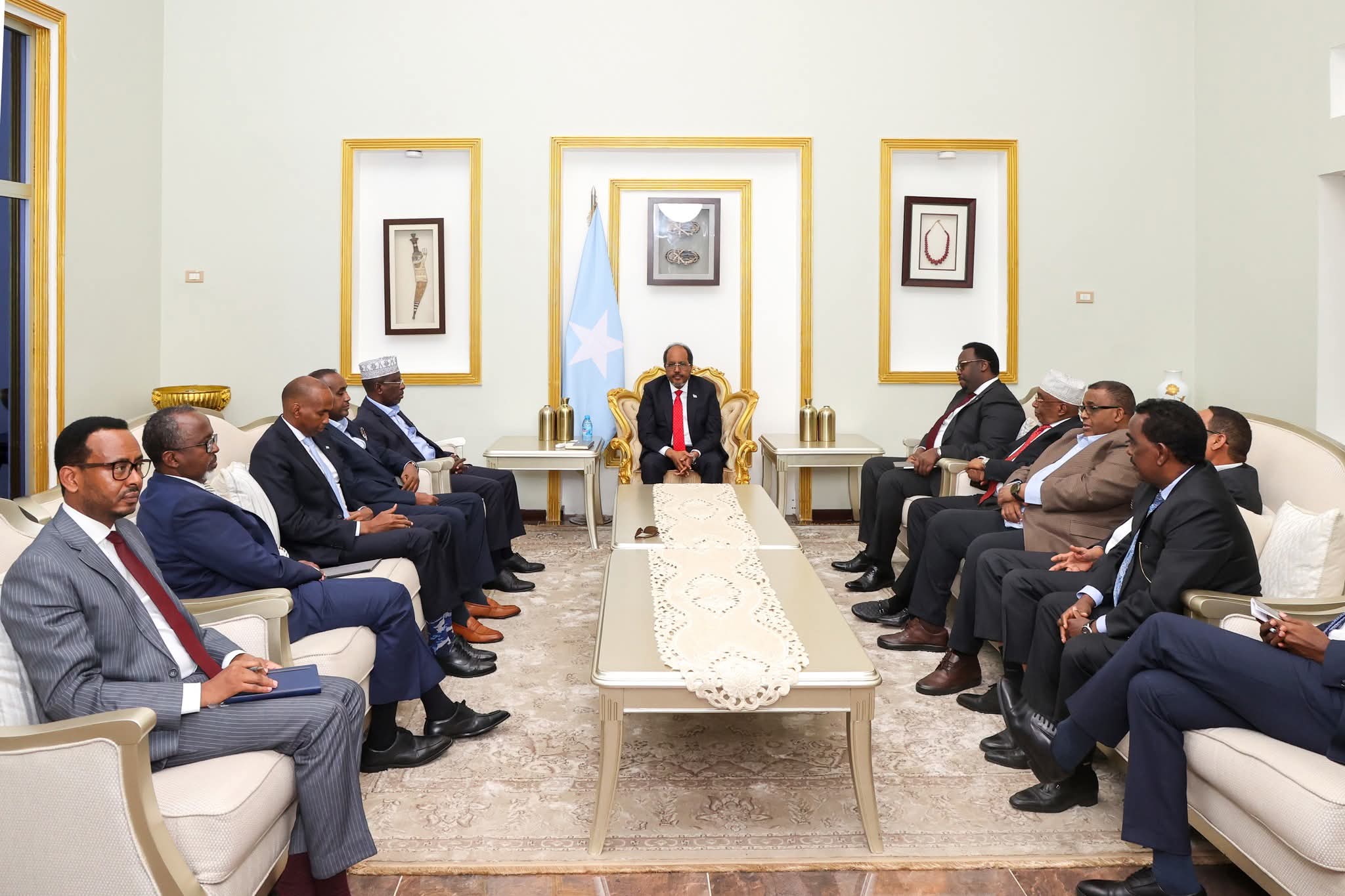 Villa Soomaaliya oo war kasoo saartay kulamo ka socda Madaxtooyada