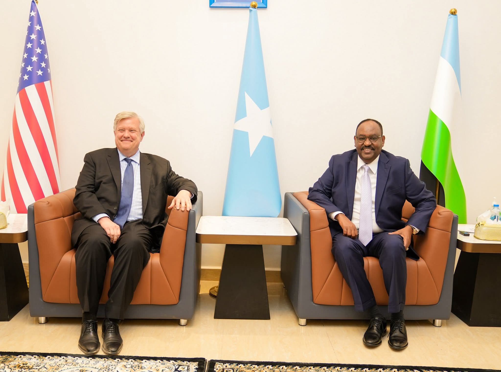 MADAXWEYNE DENI OO QAABILAY WAFDI KA SOCDA DOWLADDA MARAYKANKA.