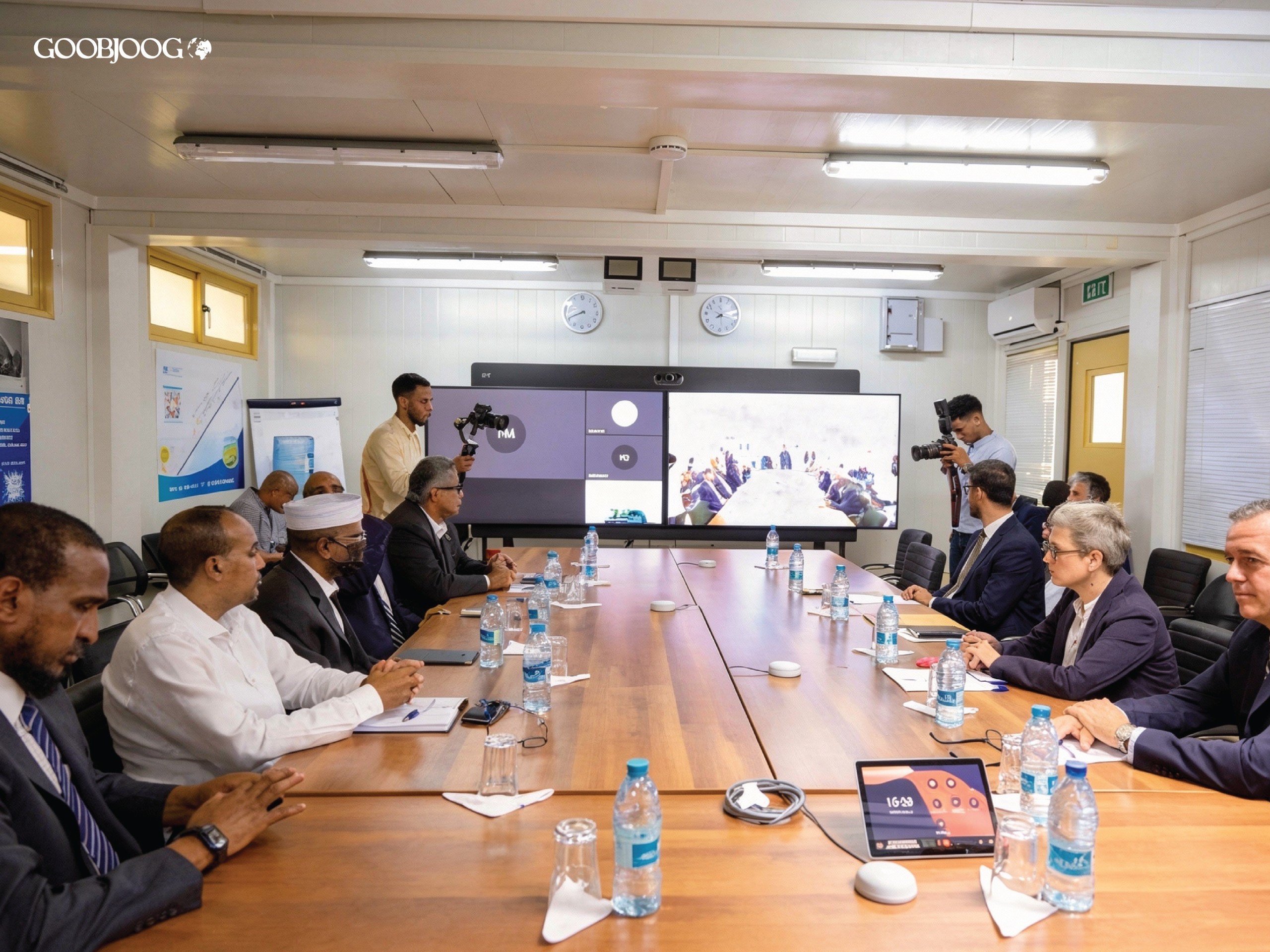FALANQAYN: SOOMAALIDU HESHIIS MA GAARI KARTAA IYADA OO AYSAN BEESHA CAALAMKU DHEXDHEXAADIN?