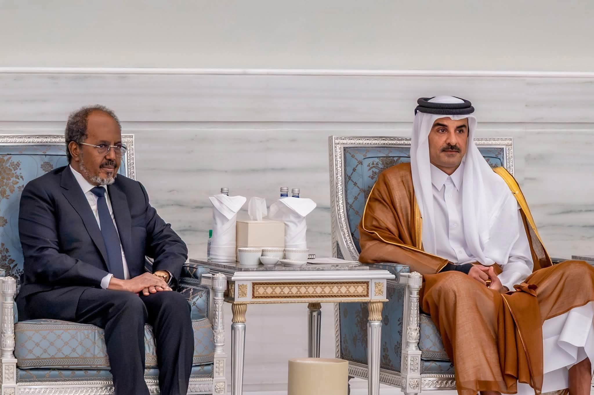 Madaxweyne Xasan Shiikh Dhambaal Tacsi ah gaarsiiyay Amiirka Qatar