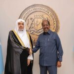 Madaxweyne Xasan Sheekh oo Xoghayaha Guud ee Raabidada Caalamka Islaamka kala hadlay la-dagaallanka xagjirnimada