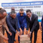 Ra’iisul Wasaare Xamse oo Balanballe ka dhagax-dhigay Guriga Nabadda iyo Dugsiga Agoonta