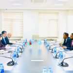 Soomaaliya iyo Azerbaijan oo ka wada hadlay xoojinta iskaashiga warbaahinta